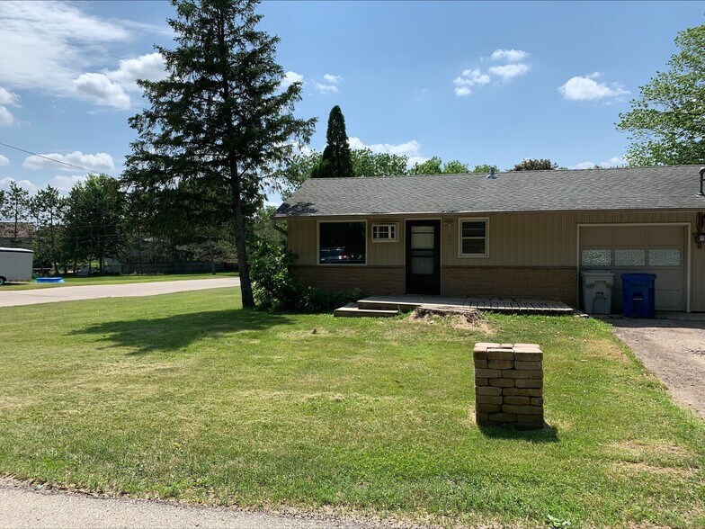 Primary Photo - 737 Forest Hills Dr SW