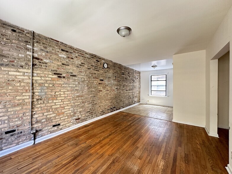 Building Photo - 2332 N Spaulding Ave