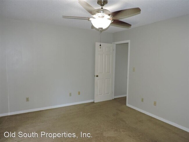 Building Photo - 3501 Parkwood Ave