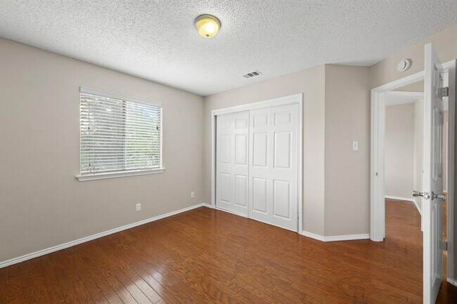 Building Photo - 1108 Forest Oaks Path