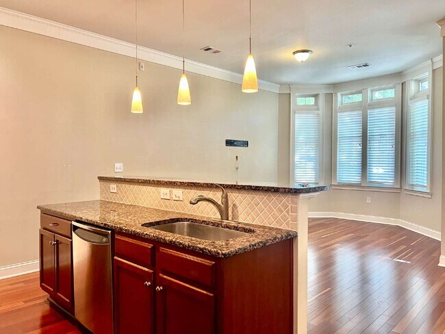 Building Photo - MYERS PARK! Welcome to your new home in Charlotte, NC!