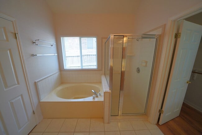 Building Photo - Beautifully Updated Home in Olympia Hills ...