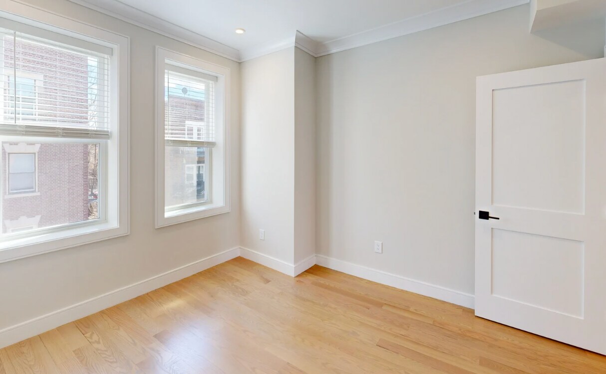 Building Photo - 162 Allston St