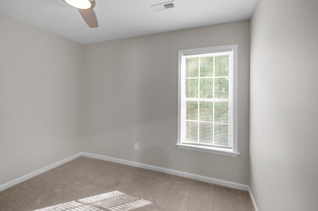 Building Photo - 1240 Cross Creek Cir