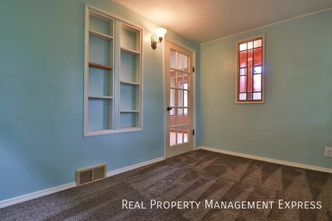 Building Photo - 47704 E 69th St