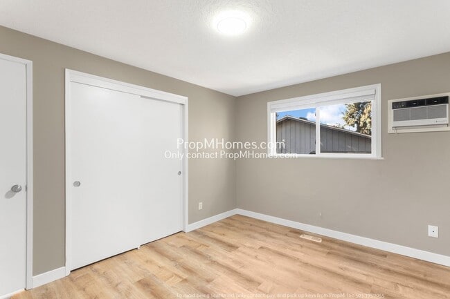 Building Photo - Thoughtfully Updated Two Bedroom Duplex in Oak Grove! DEPOSIT SPECIAL