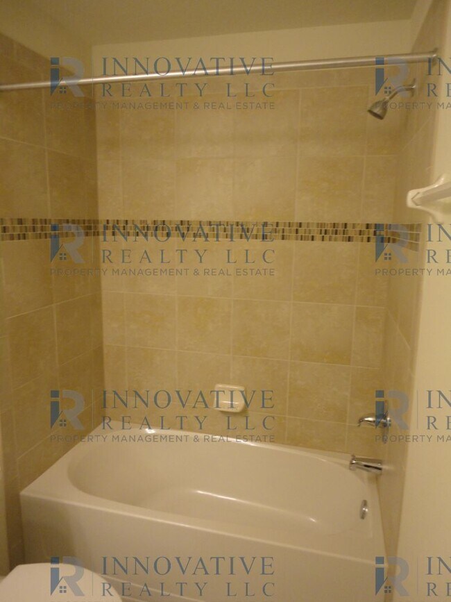 Building Photo - 3BR/2.5BA Town Home in Aloma Trails Commun...