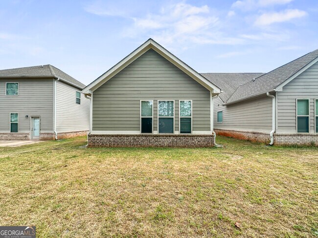 Building Photo - 166 Daisy Cir