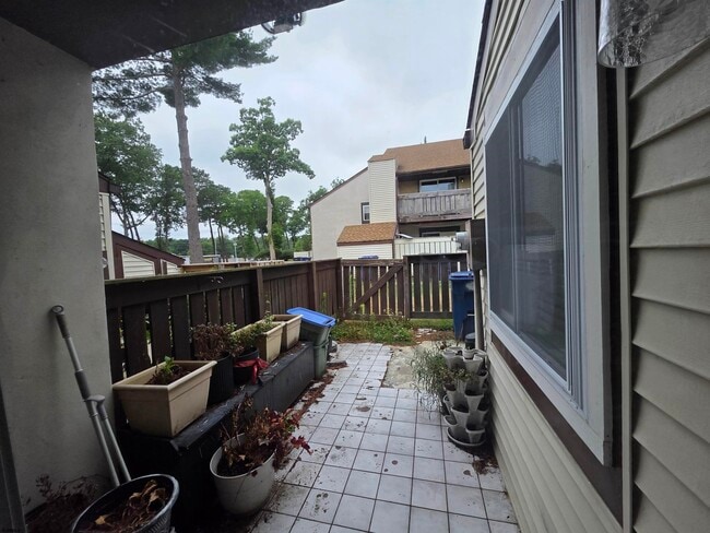 Building Photo - 2425 Arbor Ct