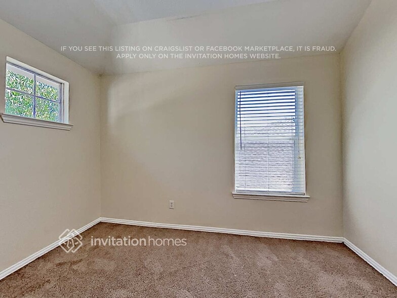 Building Photo - 3900 Rochester Dr