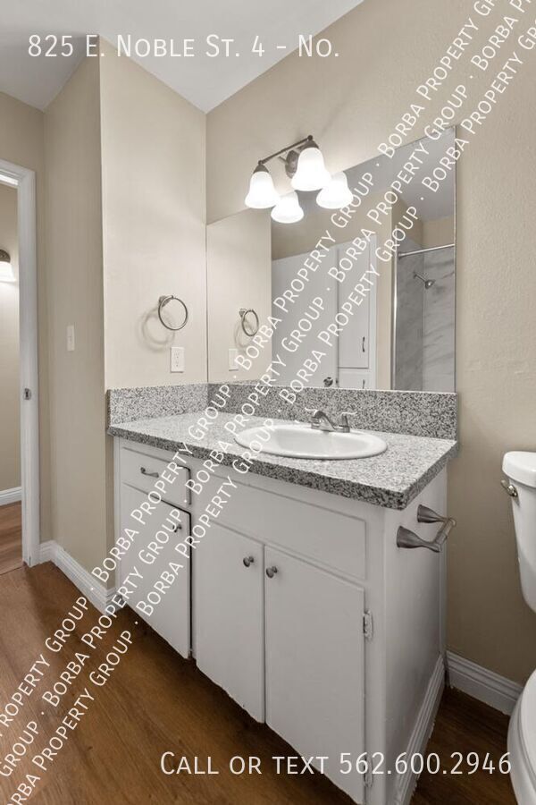 Building Photo - 825 E Noble Ave