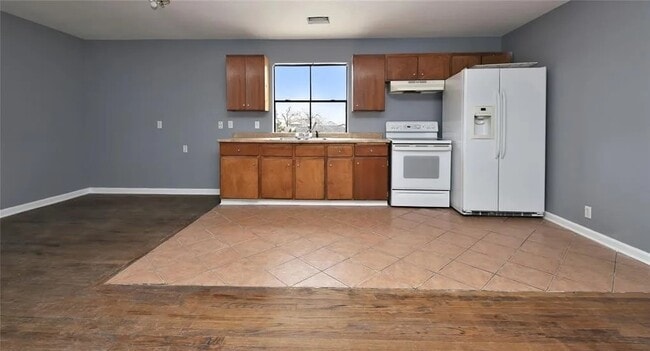 Building Photo - 11131 Holly Hill Ln