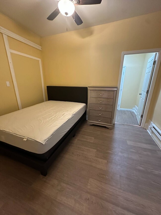 Building Photo - 1146 E 35th St