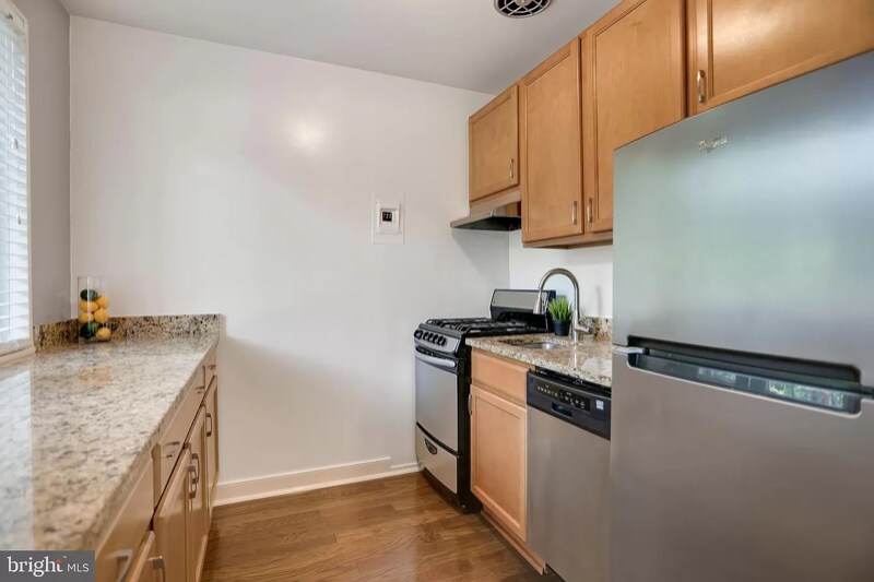 Building Photo - 2710 Macomb St NW