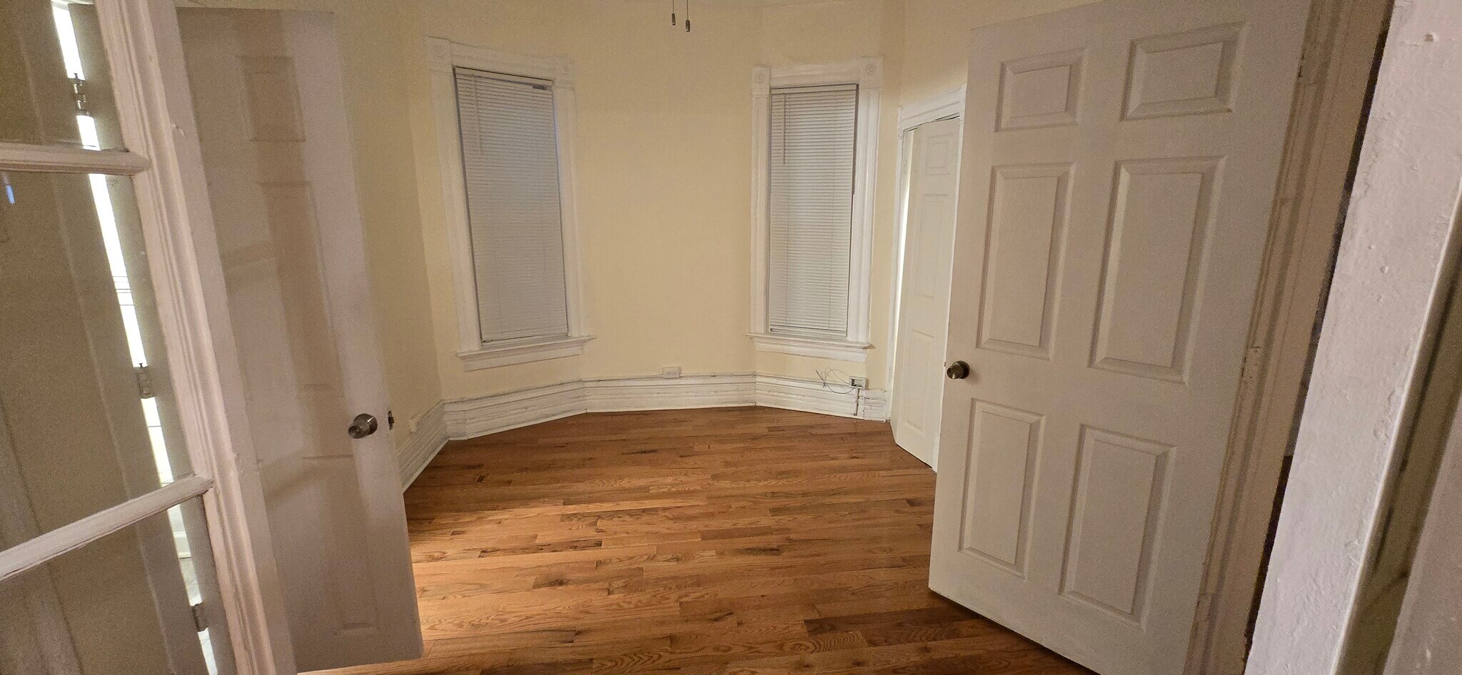 Building Photo - 6323 S Saint Lawrence Ave