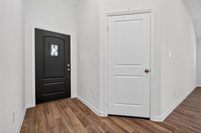 Building Photo - 5415 Tourmaline Wy