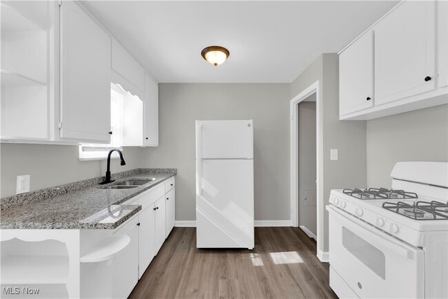 Building Photo - 25730 Shoreview Ave