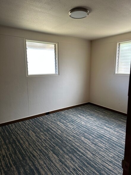 Building Photo - 373 Waiale Rd