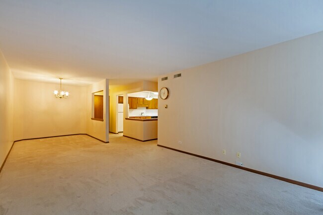 Building Photo - 6400 W Berteau Ave