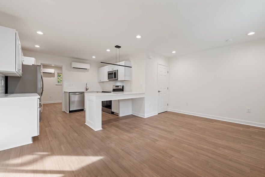 Building Photo - 1309 Hudson Ave