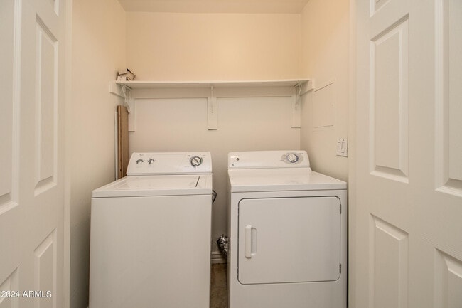 Building Photo - 5450 E Deer Valley Dr