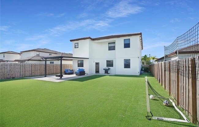 Building Photo - 10321 SW 232nd St