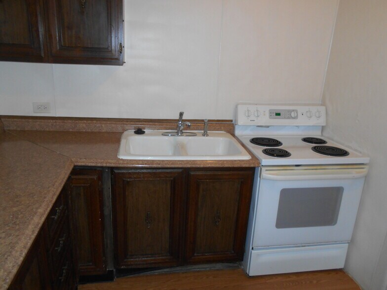 Building Photo - 4343 E Bayley St