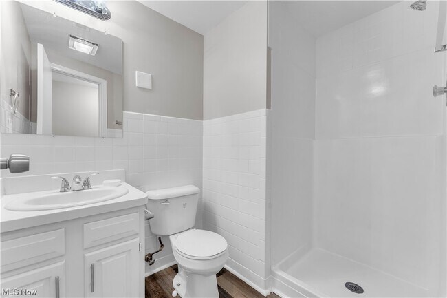 Building Photo - 17575 Howe Rd