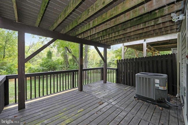 Building Photo - 156 Liberty Way