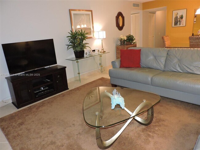 Building Photo - 501 E Dania Beach Blvd