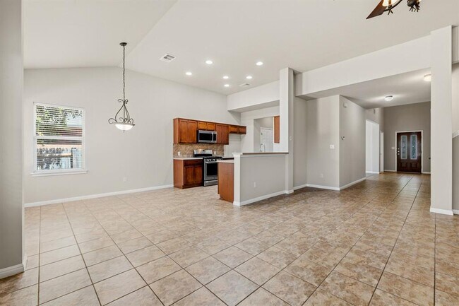 Building Photo - 1216 Willowbrook Dr
