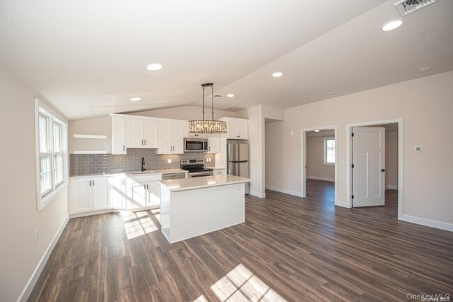 Building Photo - 1090 New York Ave