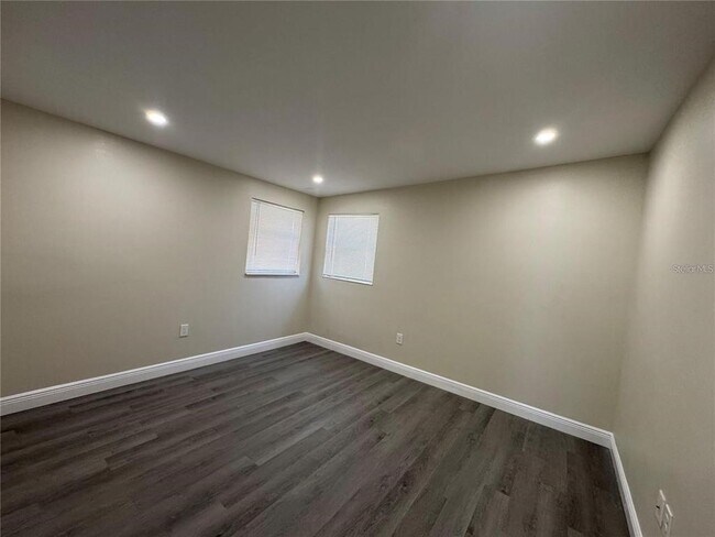 Building Photo - 7039 Lenox Dr