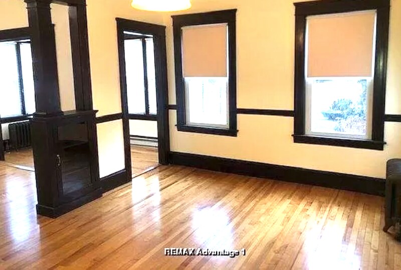 Building Photo - 996 Pleasant St