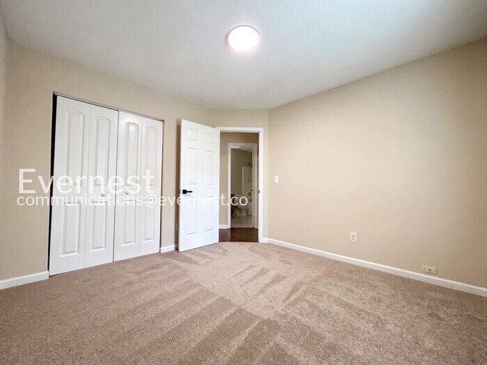 Building Photo - 2929 Edgefield Ct SW
