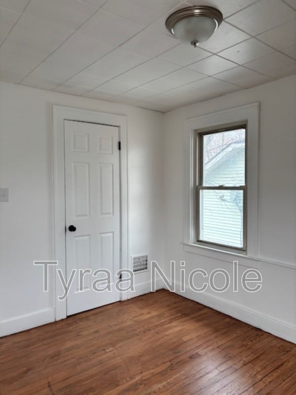 Building Photo - 15353 Lauder St