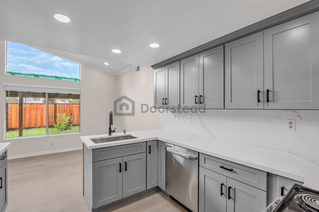 Building Photo - 4035 Egret Ct