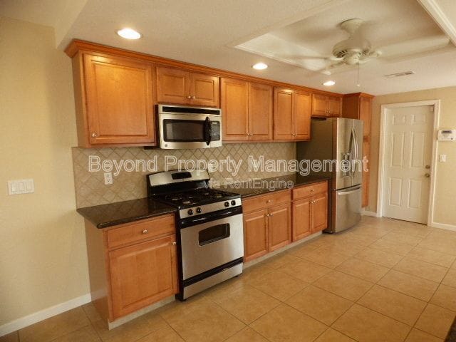 Building Photo - 521 Vicki Pl