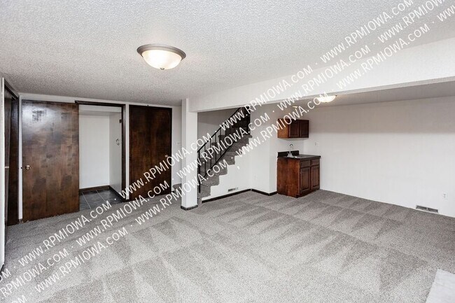 Building Photo - 1020 Williams St