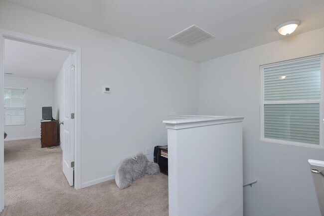 Building Photo - Modern Comfort in a Quiet Cul-de-Sac – 3 B...
