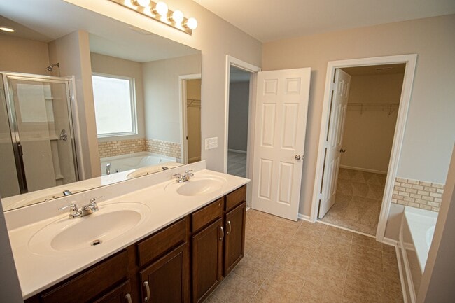 Building Photo - (Coming Soon) Beautiful 4 Bedroom Home in ...