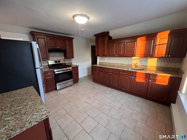 Building Photo - 128 Prince St