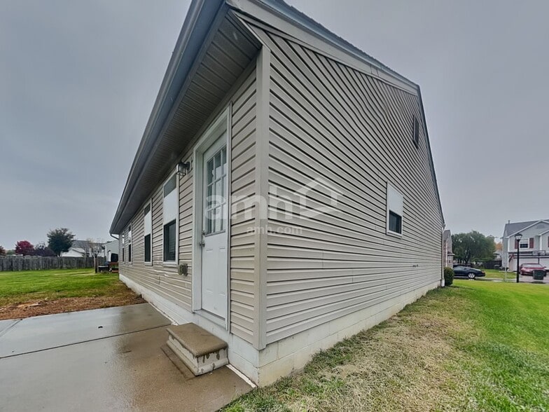 Building Photo - 12 Mynah Dr