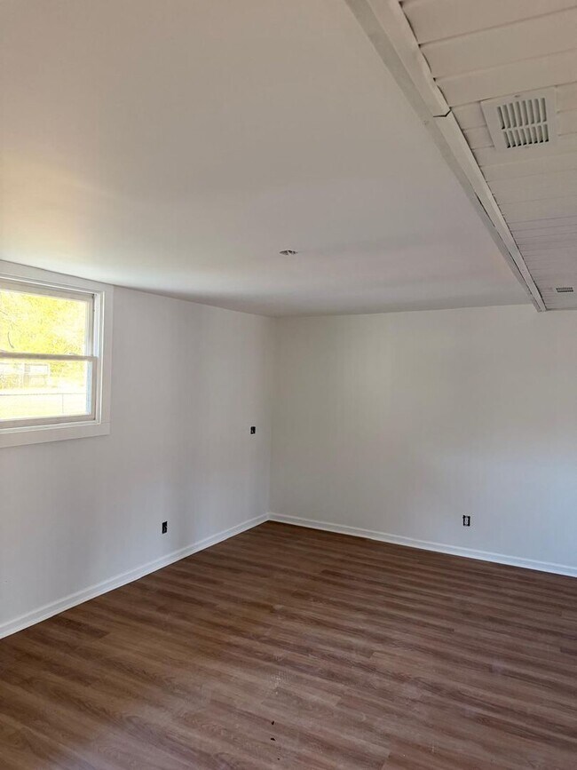 Building Photo - For Rent – Newly Remodeled 5 Bedroom Home!