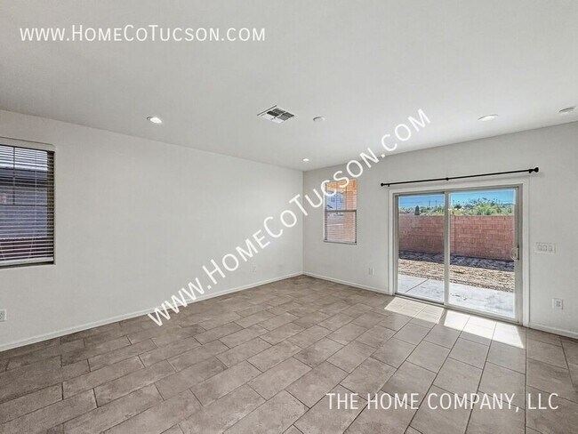 Building Photo - 10348 E Silver Slate Pl