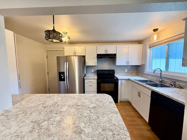 Building Photo - 1620 Ranae Dr