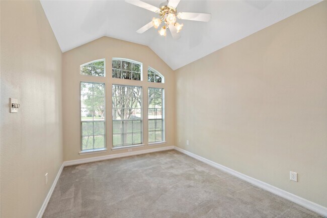 Building Photo - 6627 Queensclub Dr