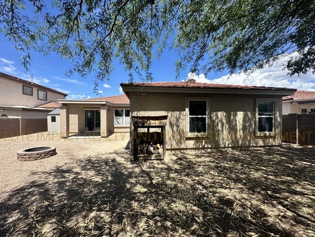 Building Photo - 10930 S San Clemente Camino