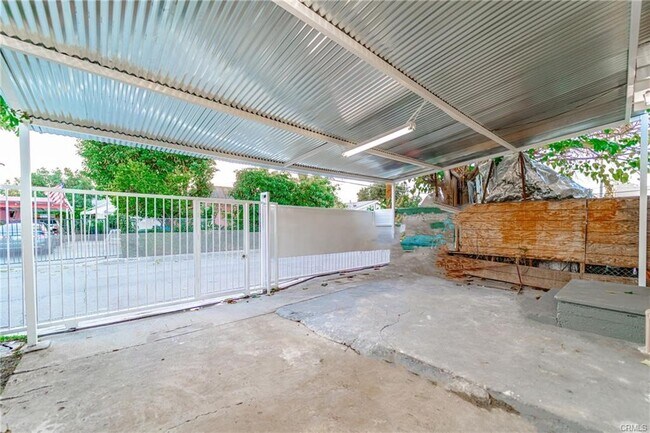 Building Photo - 10606 Pleasant Way