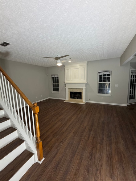 Building Photo - 421 Concord Cir